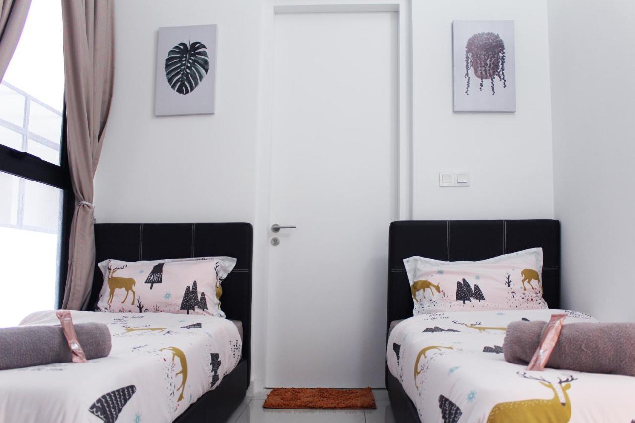 Ferienwohnung Le Pavillion Puchong By Widebed Upto 6Pax Kuala Lumpur Exterior foto