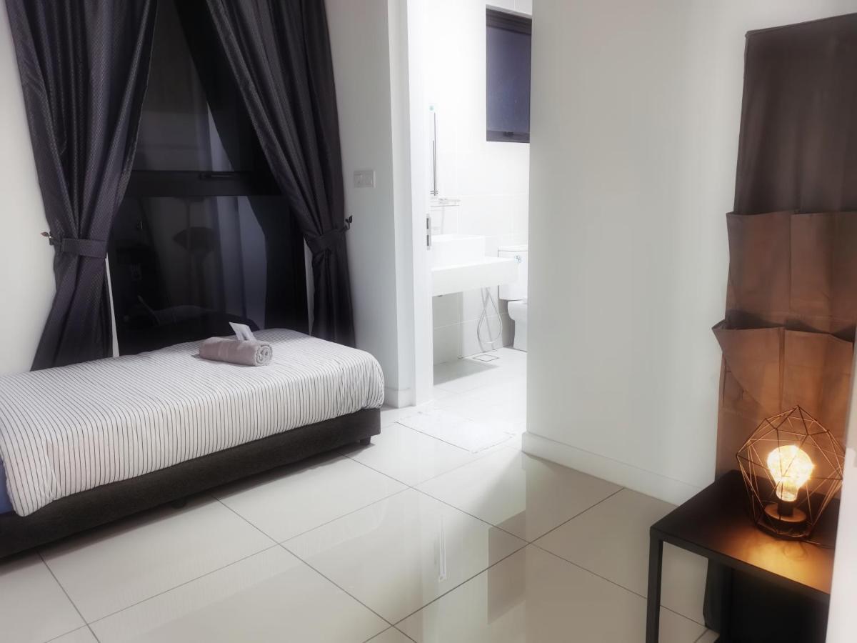 Ferienwohnung Le Pavillion Puchong By Widebed Upto 6Pax Kuala Lumpur Exterior foto