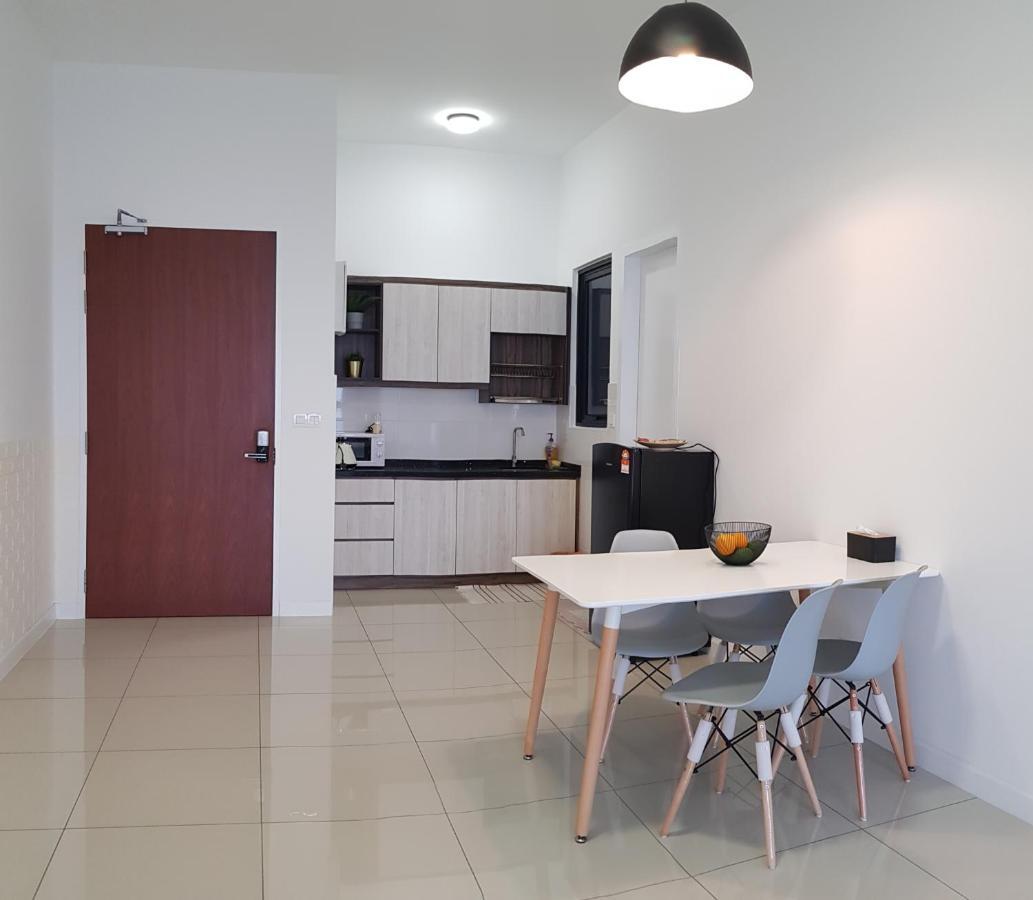Ferienwohnung Le Pavillion Puchong By Widebed Upto 6Pax Kuala Lumpur Exterior foto