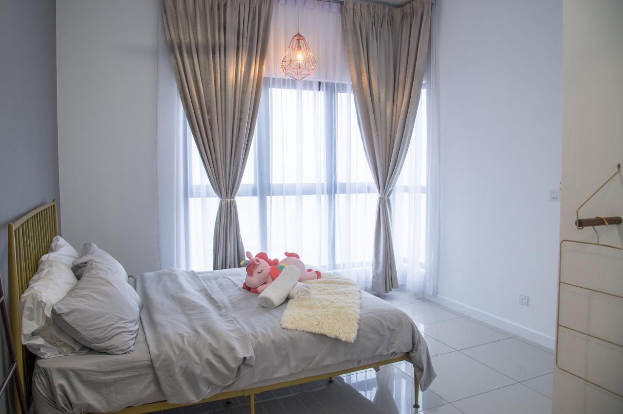 Ferienwohnung Le Pavillion Puchong By Widebed Upto 6Pax Kuala Lumpur Exterior foto